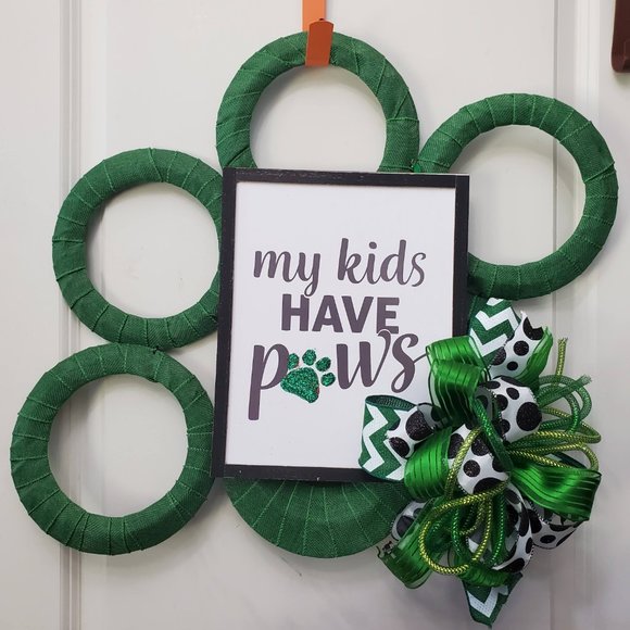 "My Kids Have Paws" Dog Lovers Wreath - Picture 2 of 6